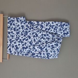 🎉 5/$15 | OLD NAVY | White and Blue Floral Jogger Pajama Pants with Pockets